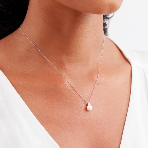 9ct White Gold Diamond And 6.5-7mm Fresh Water Pearl Pendant - Görsel 2