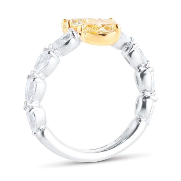 18ct Yellow & White Pear Cut Diamond Ring - Görsel 3
