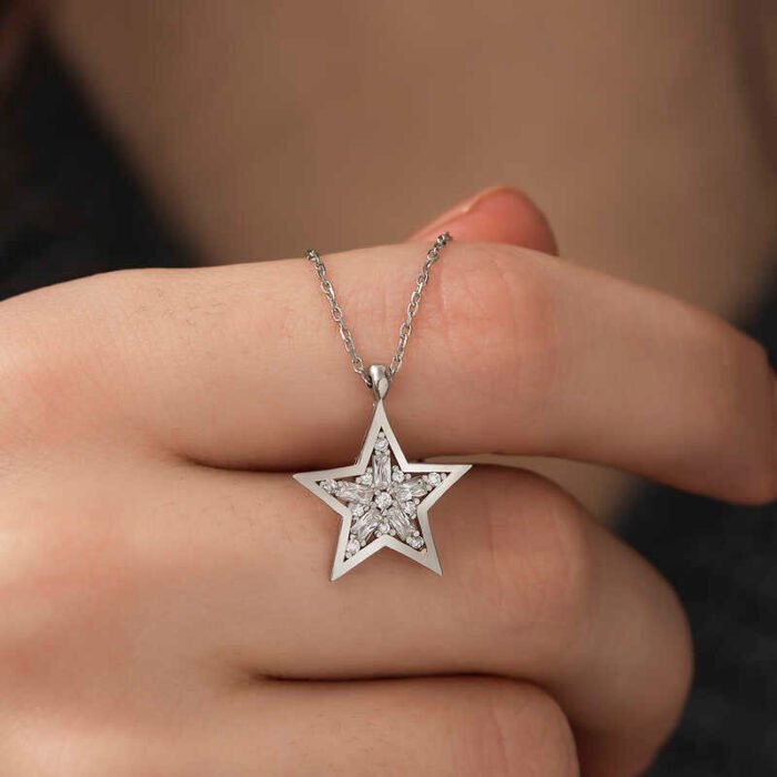 gumus-baget-tasli-yildiz-kolye-5224-yldz-kolyeler-gumush-35555-52-B gumus-baget-tasli-yildiz-kolye-5224-yldz-kolyeler-gumush-35555-52-B