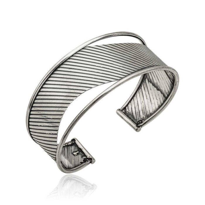 gumus-eskitme-desenli-bayan-bilezik-6121-bilezikler-gumush-39072-61-B gumus-eskitme-desenli-bayan-bilezik-6121-bilezikler-gumush-39072-61-B