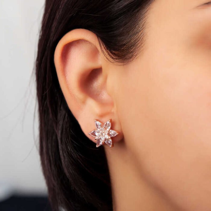 gumus-rose-beyaz-lotus-cicegi-civili-kadin-kupe-iek-kpeler-gumush-44173-74-B