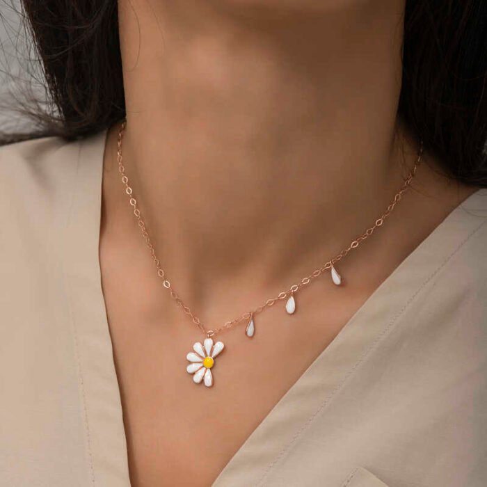 gumus-rose-papatya-seviyor-sevmiyor-bayan-kolye-2-yaprak-iek-kolyeler-gumush-38277-59-B