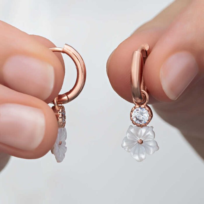 gumus-rose-sallantili-manolya-cicegi-kadin-kupe-halka-kpeler-gumush-48369-83-B