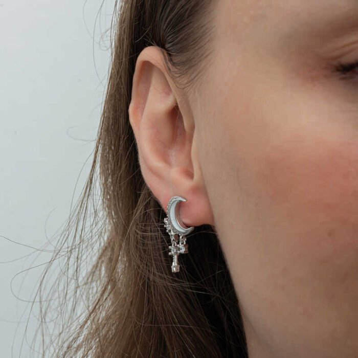 gumus-sallantili-ay-yildiz-kadin-kupe-yldz-kpeler-gumush-49288-84-B gumus-sallantili-ay-yildiz-kadin-kupe-yldz-kpeler-gumush-49288-84-B