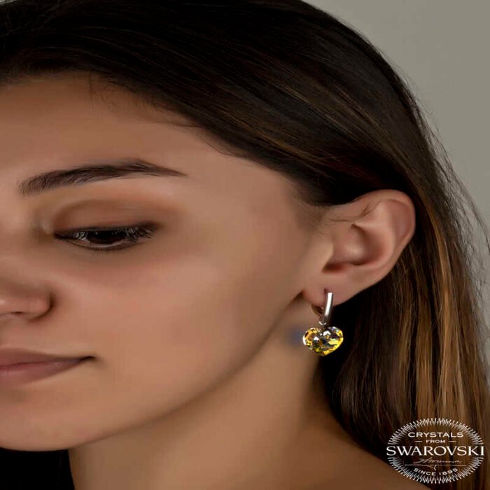 swarovski-crystal-tasli-gumus-beyaz-kalp-sallantili-kadin-kupe-7098-swarovski-kpe-gumush-42495-70-B