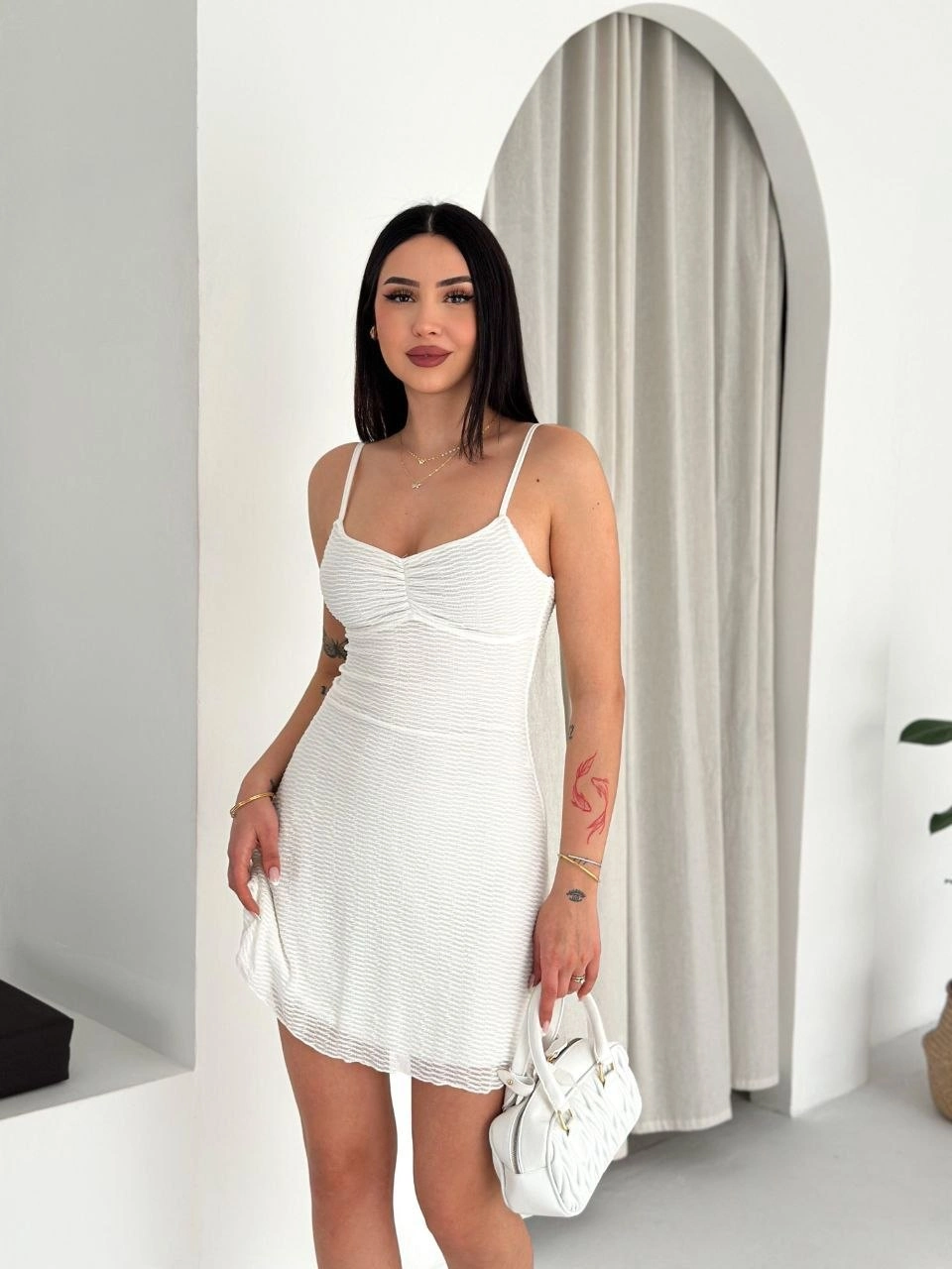 Kadın Askılı Mini Elbise Drapeli Göğüs Detay Likralı Yazlık Fit – Beyaz