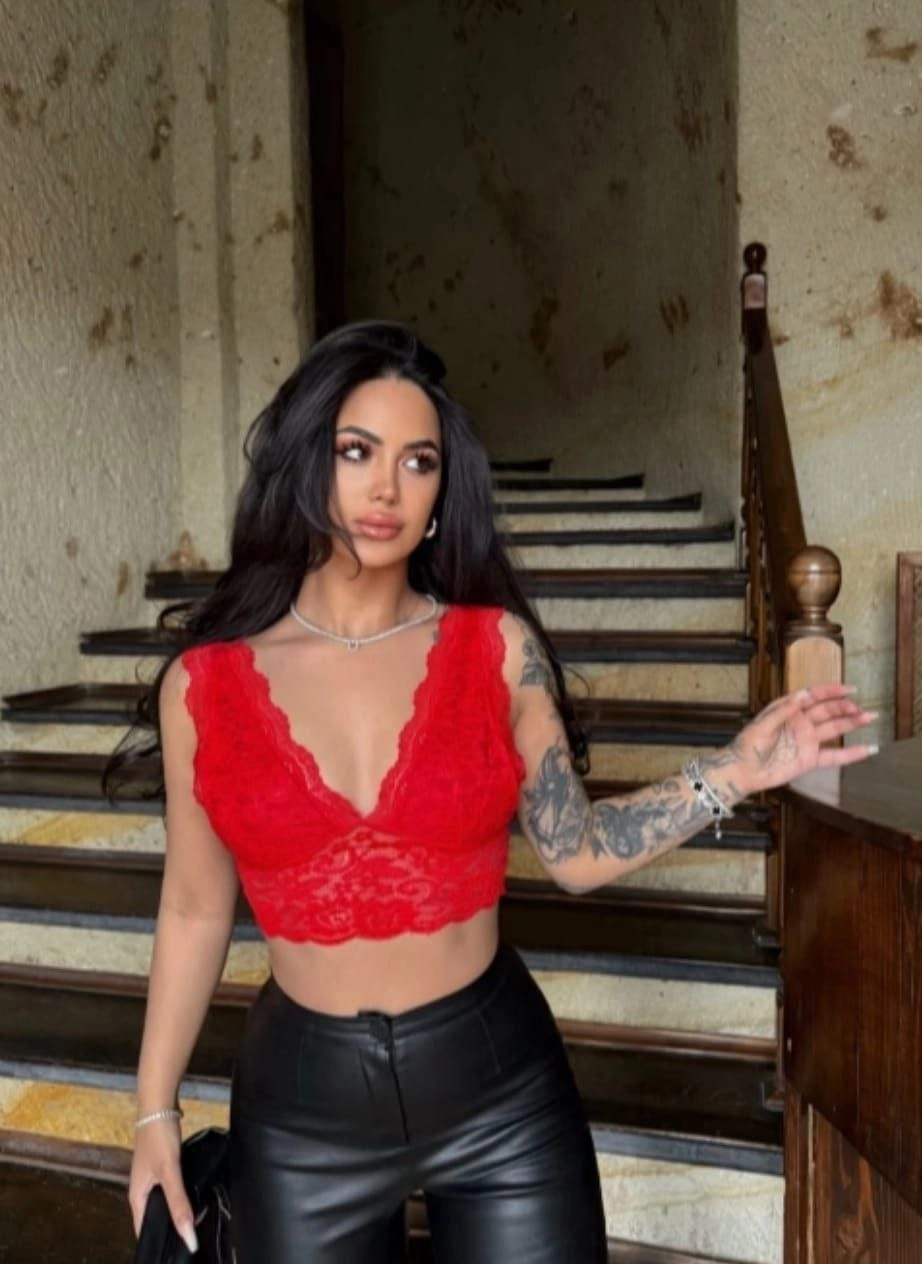Kadın Dantel Bralet Crop Sütyen V Yaka Askılı Şık Esnek Rahat – Kırmızı