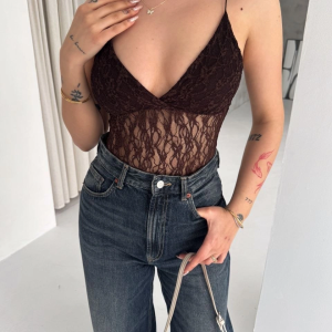 Kadın Dantel Detaylı Derin Dekolte Body Şık Kolsuz Yazlık Bodysuit – Kahvrenegi
