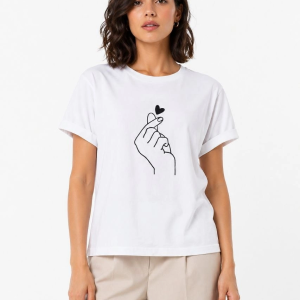 Kadın Kore Parmak Kalp Aşk Temalı Minimal Baskılı Tişört Yazlık Kısa Kol T-Shirt – Beyaz