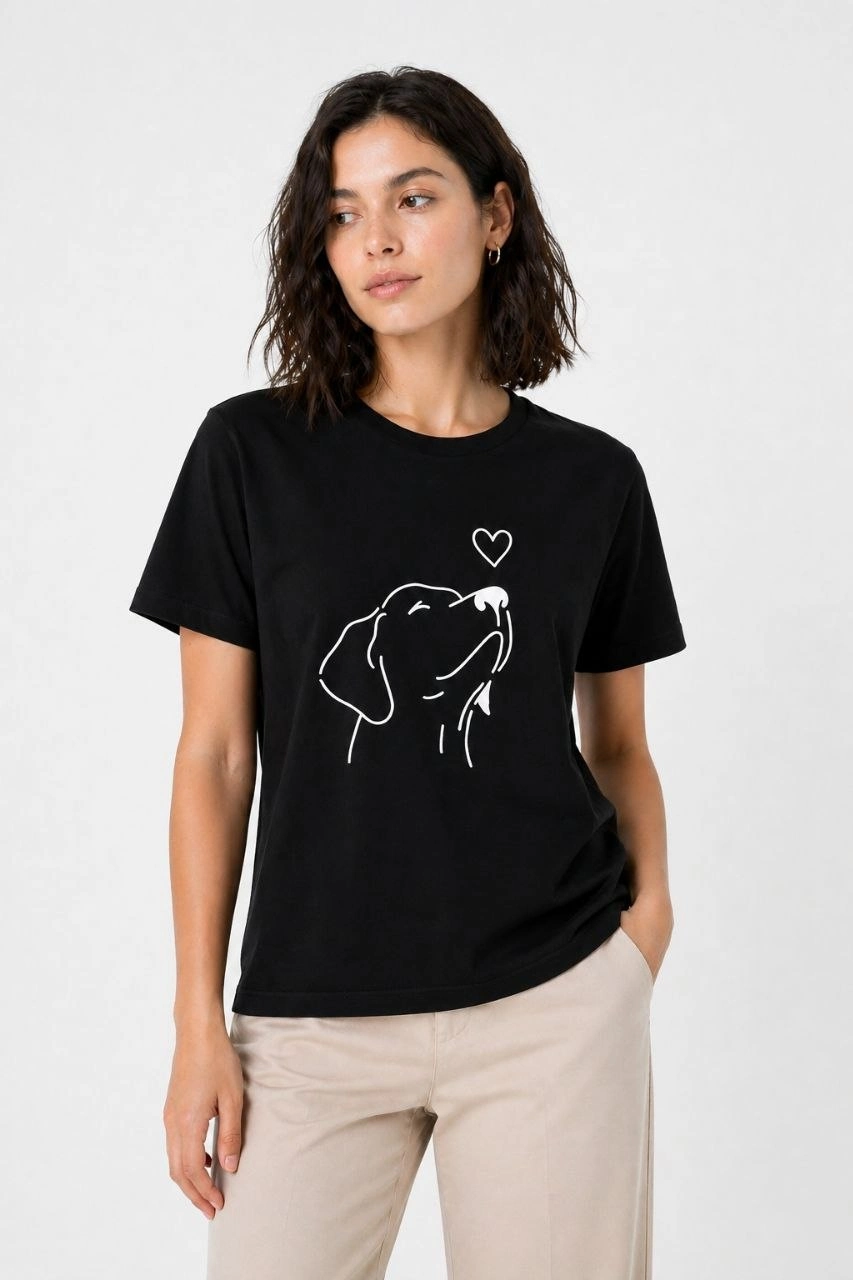 Kadın Köpek Figürlü Minimal Baskılı Tişört Kısa Kol Yazlık T-Shirt – Siyah