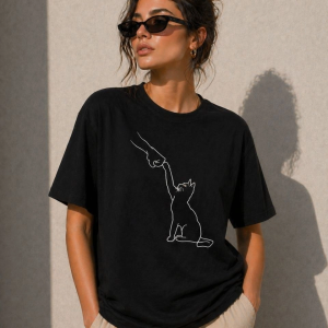 Kadın Minimal Kedi Çizim Baskılı Tişört Kısa Kol Yazlık T-Shirt – Siyah