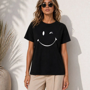 Kadın Minimal Gülümseyen Yüz Baskılı Tişört Kısa Kol Yazlık T-Shirt – Siyah