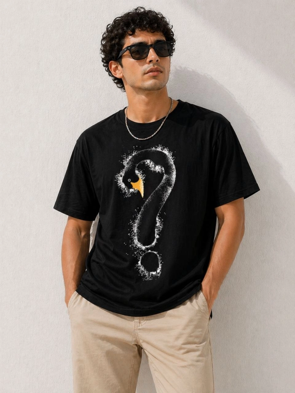 Erkek Kuğu Figürlü Soru İşareti Baskılı Tişört Kısa Kol T-Shirt – Siyah