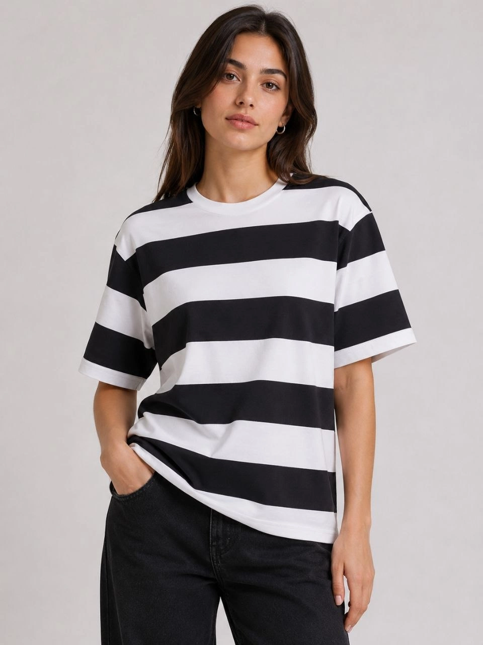 Kadın Çizgili Oversize Tişört Bisiklet Yaka Kısa Kol Yazlık T-Shirt – Siyah