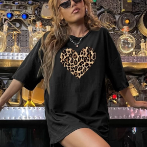 Kadın Leopar Kalp Baskılı Tişört Kısa Kol Bisiklet Yaka Oversize T-shirt – Siyah