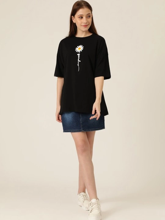 Kadın Papatya Baskılı T-Shirt Kısa Kol Bisiklet Yaka Oversize Tişört – Siyah