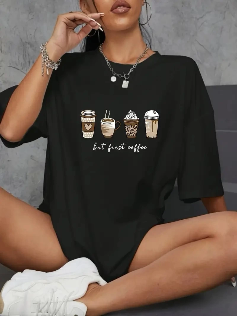 Kadın Kahve Desen Baskılı Tişört Kısa Kol Bisiklet Yaka Oversize T-Shirt – Siyah