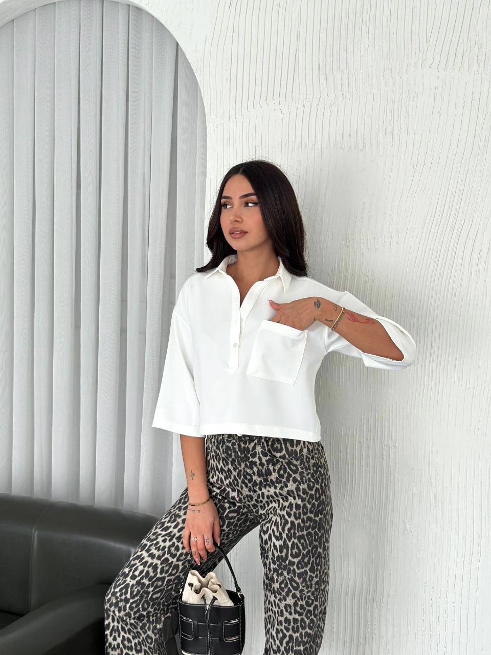 Krep Kadın Crop Yakalı Gömlek İlik Düğmeli Üç Çeyrek Sleeve Kol – Beyaz