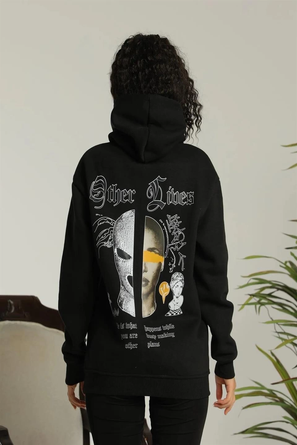 Kadın Oversize Kapüşonlu Cepli Baskılı 3 İplik Pamuklu Hoodie Sweatshirt - Siyah - Image 2