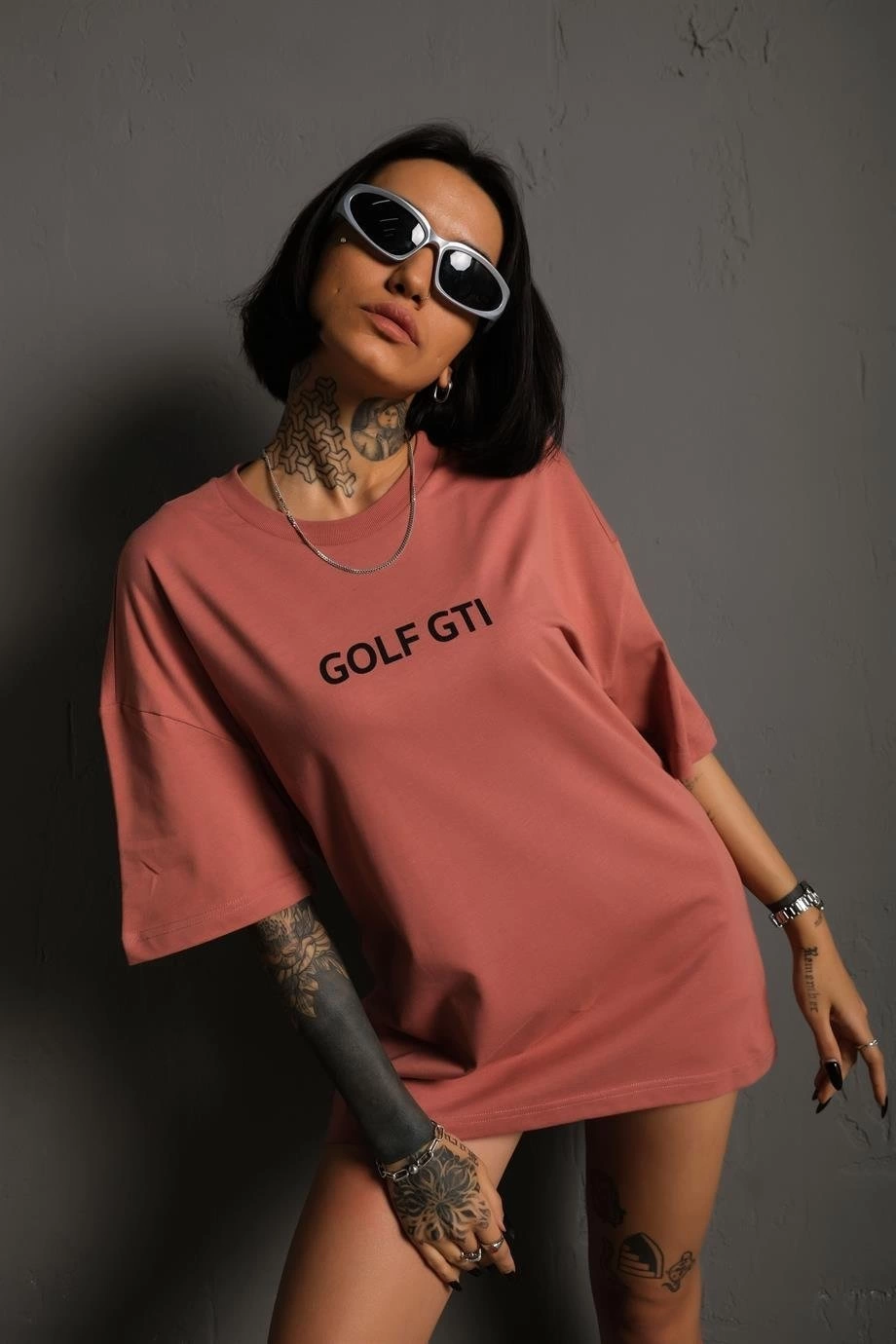 Kadın Oversize Tişört Golf GTI Retro Araba Baskılı T-shirt – Gül Kurusu