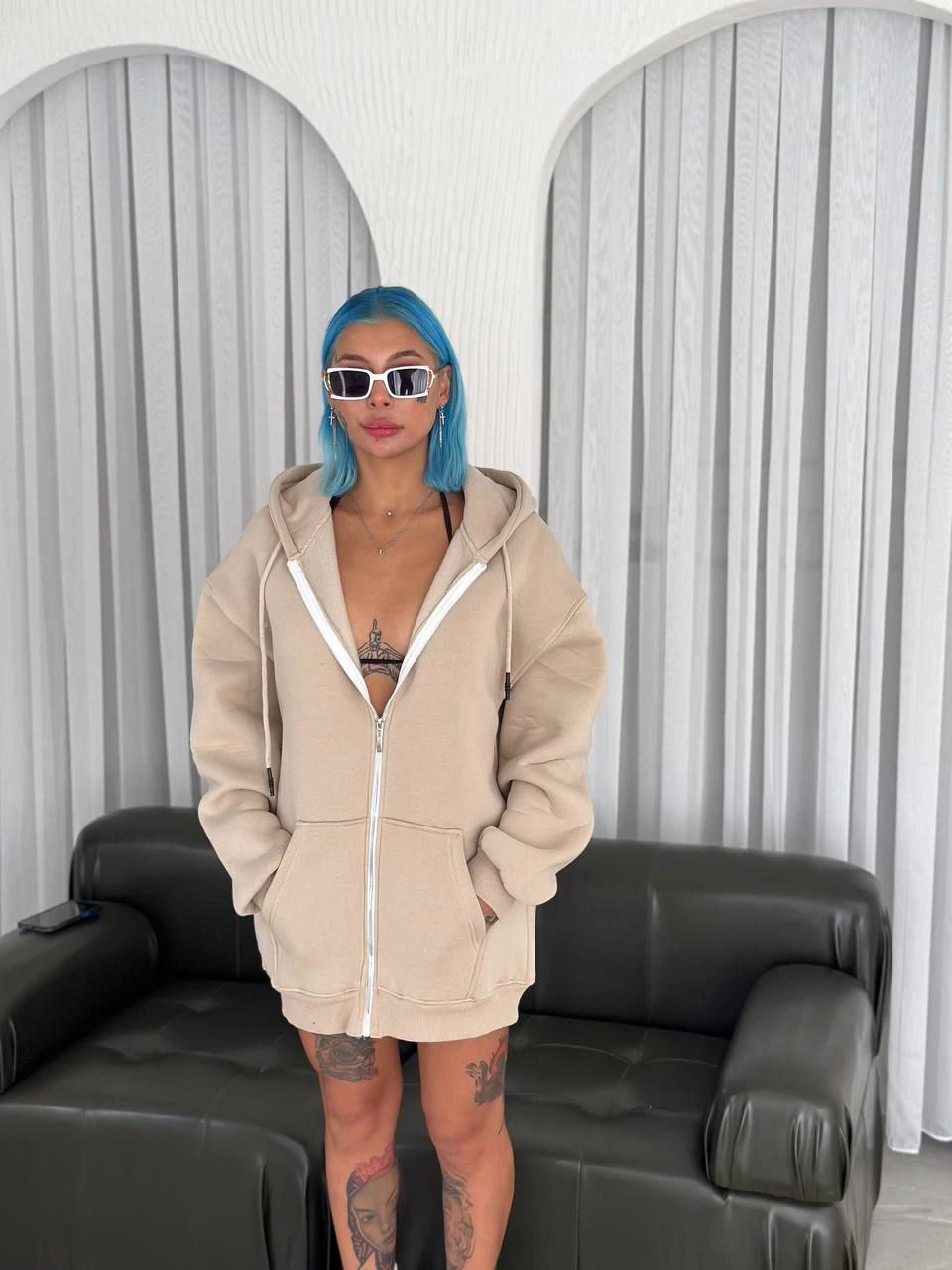 Kadın 3 İplik Pamuklu Kapüşonlu Kanguru Cepli Baskılı Oversize Hoodie Sweatshirt – Bej