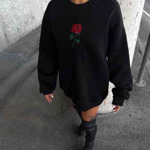 Kadın Oversize Kapüşonlu Cepli GÜL Baskılı 3 İplik Pamuklu Hoodie Sweatshirt – Siyah