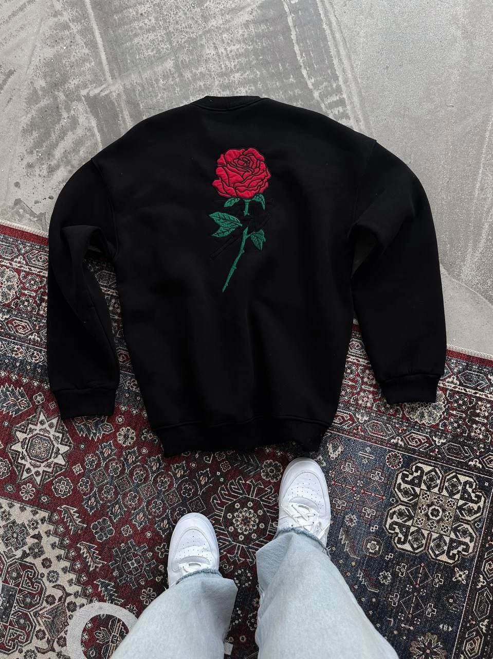 Kadın Oversize Kapüşonlu Cepli GÜL Baskılı 3 İplik Pamuklu Hoodie Sweatshirt – Siyah
