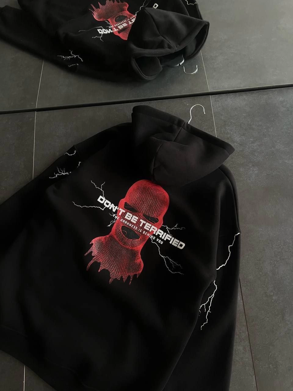 Kadın Kapüşonlu Kanguru Cepli Sweatshirt 3 İplik Pamuklu Baskılı Hoodie – Siyah