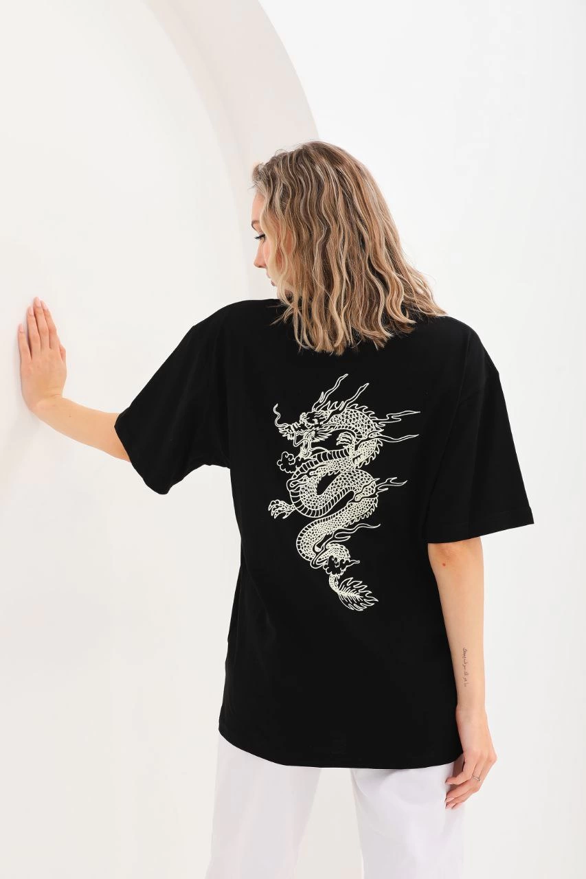 Kadın Kısa Kol Yazlık Tişört Bisiklet Yaka Ejderha Baskılı T-Shirt – Siyah