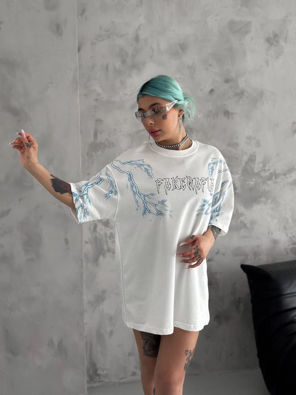 Kadın Bisiklet Yaka Yıldırım Baskılı Kısa kol T-Shirt – Beyaz