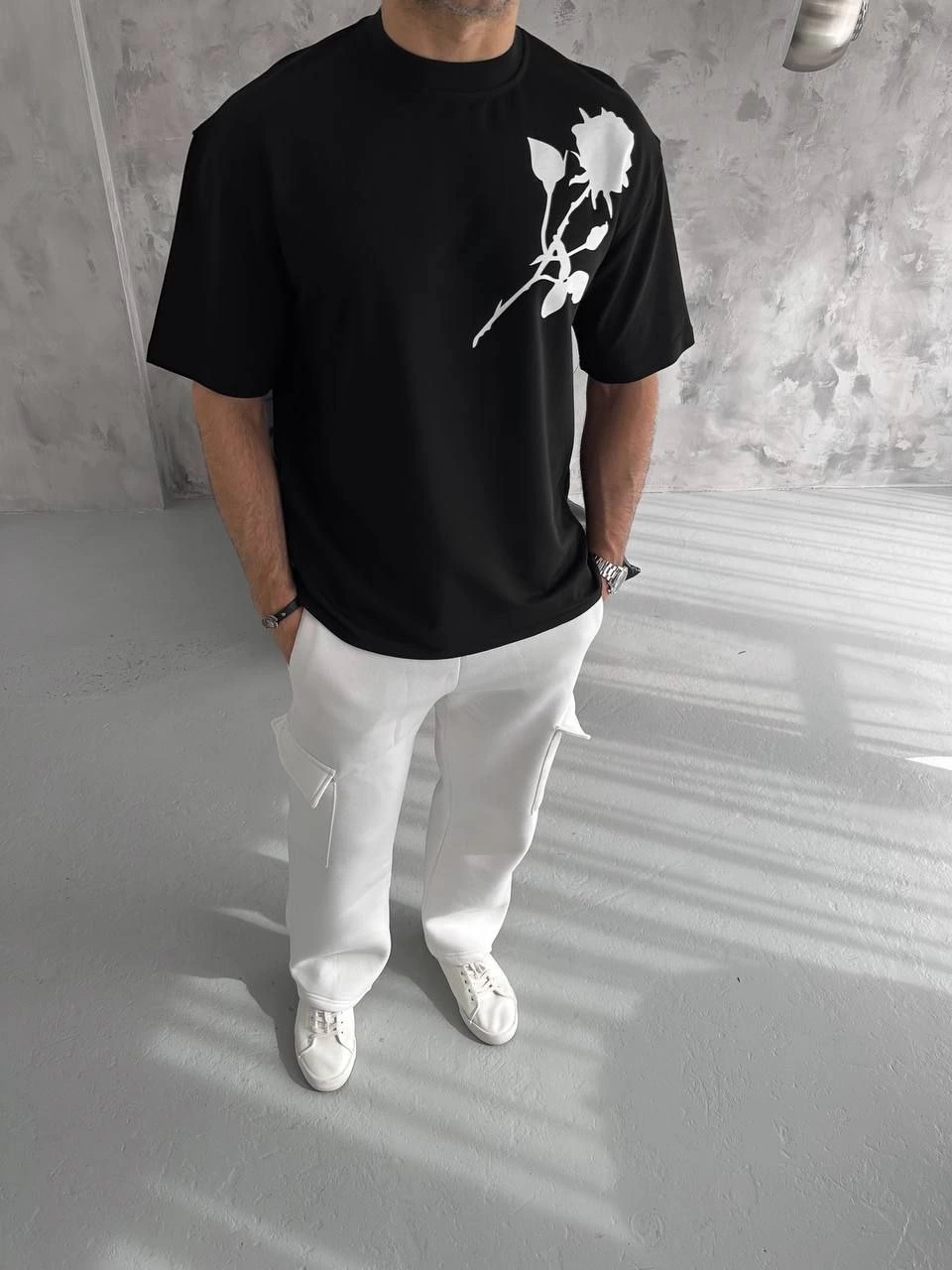 Erkek Kısa Kol Tişört Bisiklet Yaka GÜL Baskılı Oversize T-Shirt – Siyah