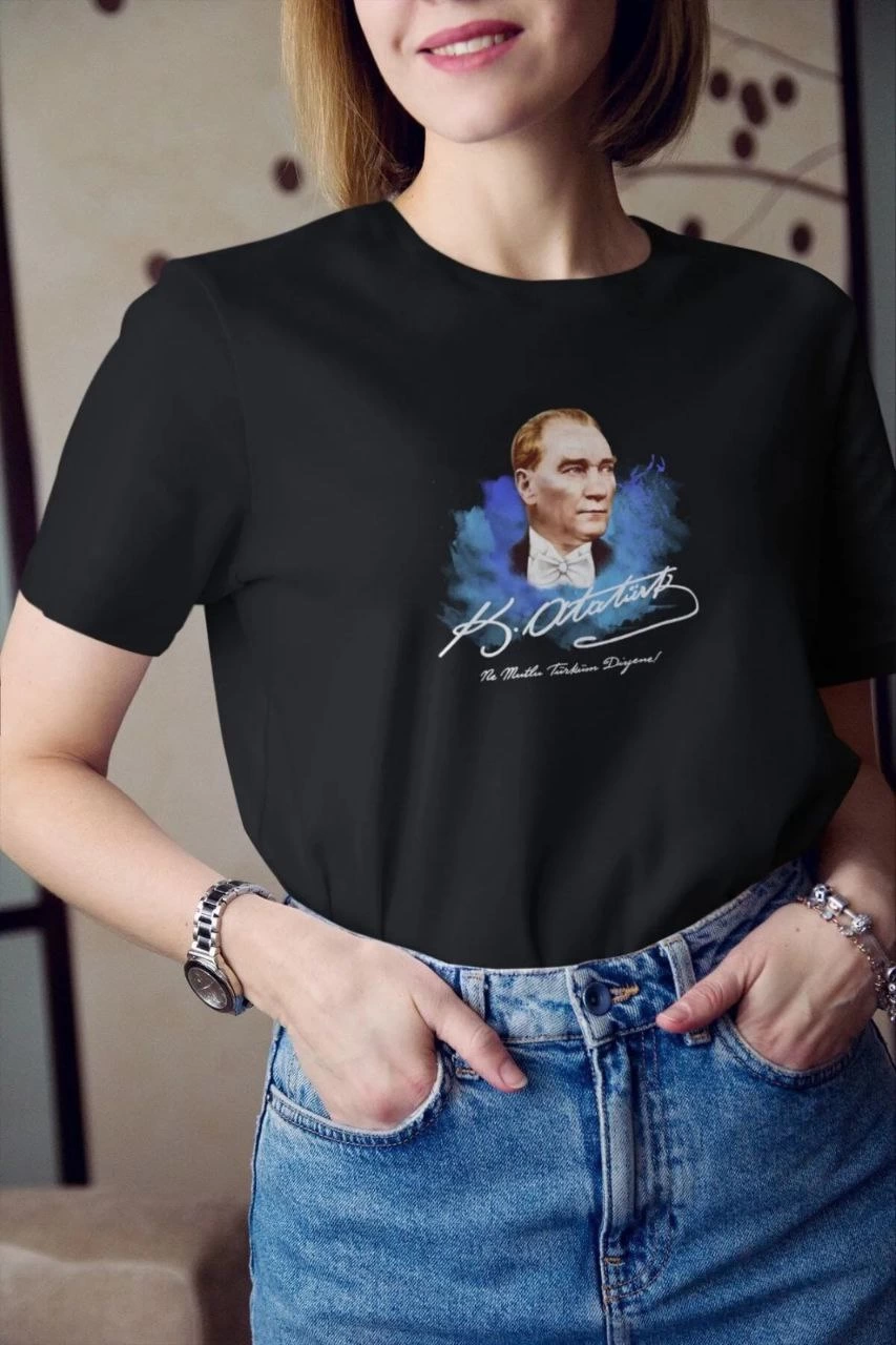 Kadın Kısa Kol Yazlık Tişört Bisiklet Yaka ATATÜRK Baskılı T-Shirt – Siyah