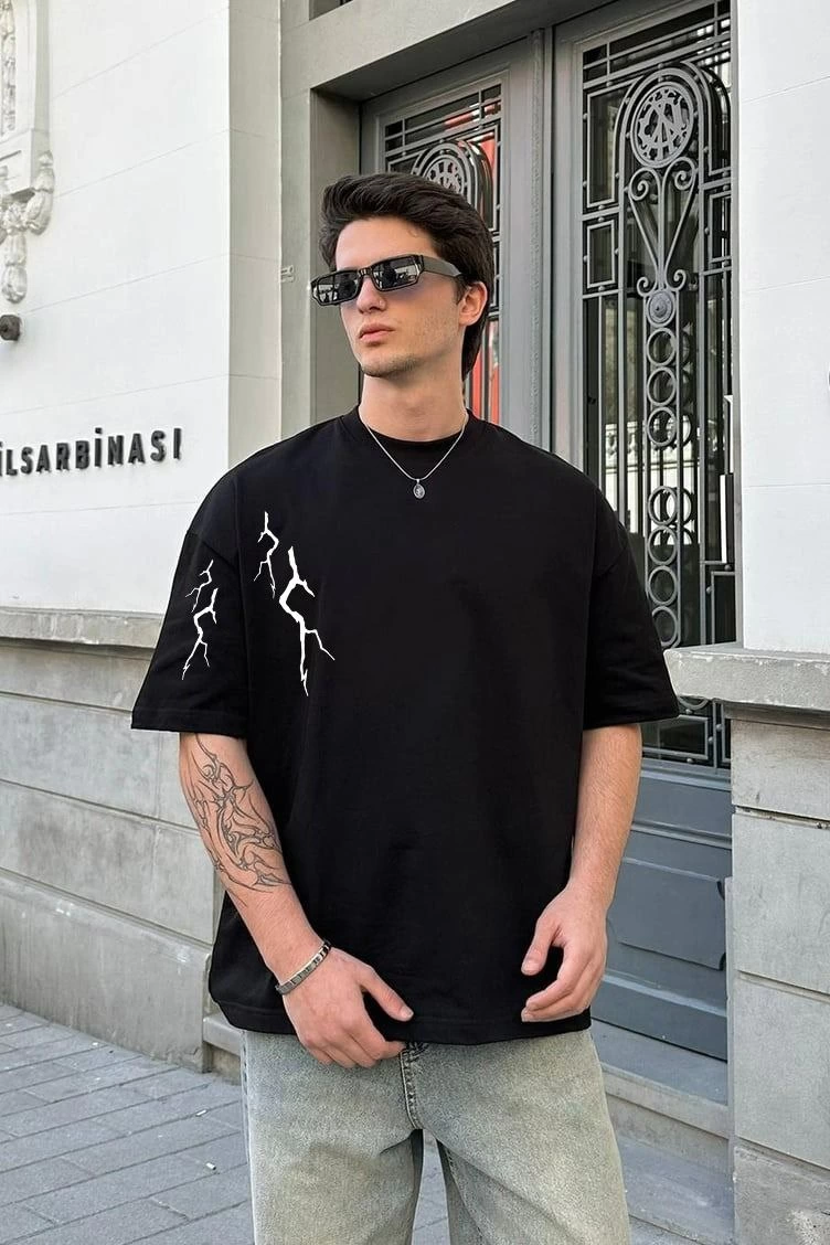 Erkek Kısa Kol Tişört Bisiklet Yaka Yıldırım Baskılı Oversize T-Shirt – Siyah