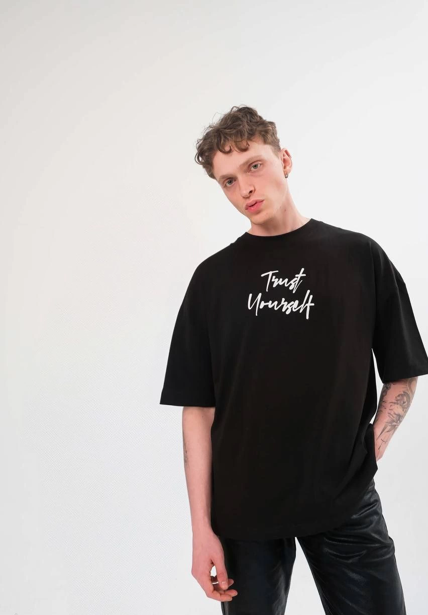 Erkek Kısa Kol Yazlık Tişört Bisiklet Yaka Baskılı Oversize T-Shirt – Siyah