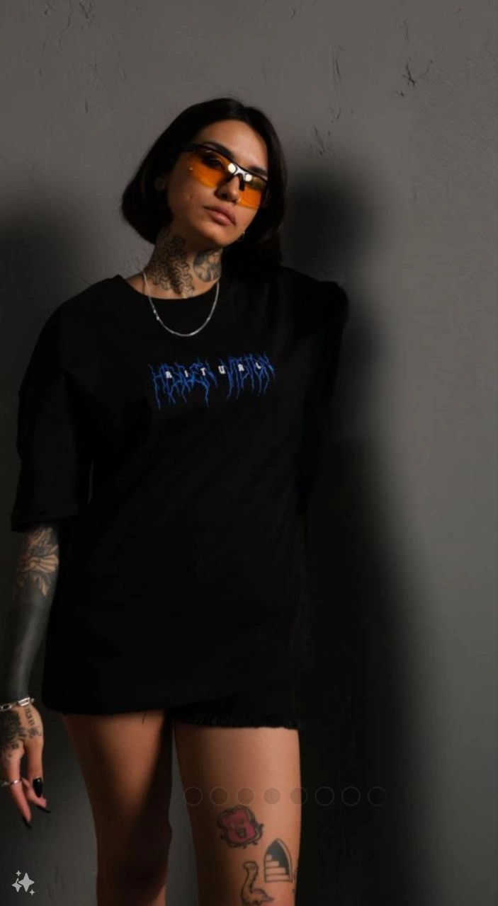 kadın Bisiklet Yaka Baskılı Oversize Kısa kol T-Shirt – Siyah