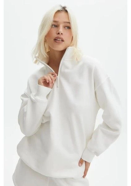 Kadın 3 İplik Pamuklu Oversize Yarım Fermuarlı Yakalı Basic Sweatshirt – Beyaz