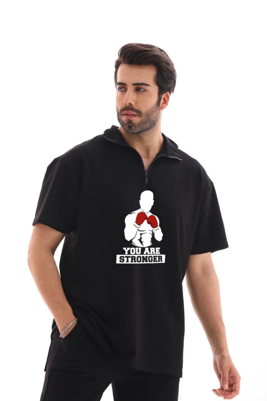 Erkek Yarım Fermuarlı Oversize Baskılı T-Shirt – Siyah