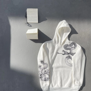 Kadın Oversize Kapüşonlu Kanguru Cepli Baskılı 3 İplik Pamuklu Sweatshirt Hoodie – Beyaz