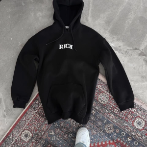 Erkek Kapüşonlu Kanguru Cepli Sweatshirt 3 İplik Pamuklu Baskılı Hoodie – Siyah