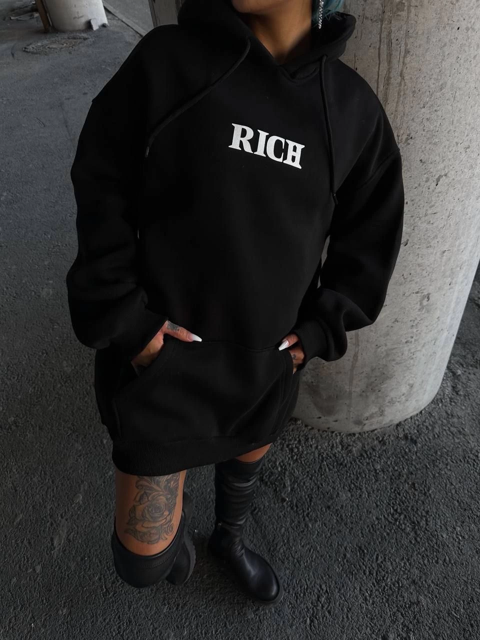 Kadın Kapüşonlu Kanguru Cepli Sweatshirt 3 İplik Pamuklu Baskılı Hoodie – Siyah