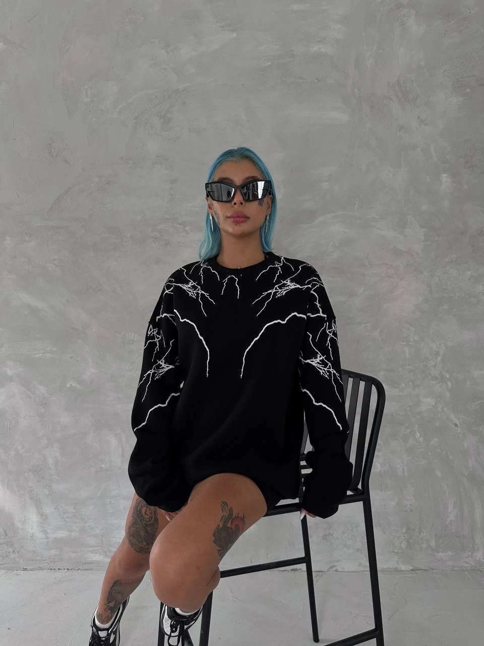 Kadın Yıldırım Baskılı Bisiklet Yaka 3 iplik pamuklu SweatShirt – Siyah